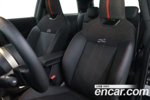 Mini Cooper JCW 2025 года из Южной Кореи