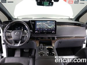 Lexus LM 500h Executive 2025 года из Южной Кореи