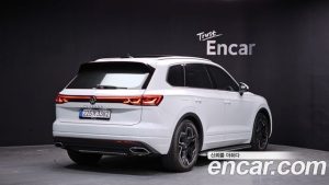Volkswagen Touareg 3.0 TDI Prestige 2024 года из Южной Кореи