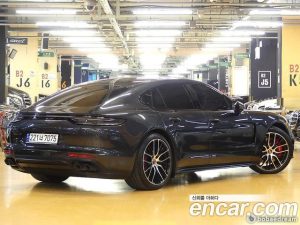 Porsche Panamera 4.0 GTS 2023 года из Южной Кореи