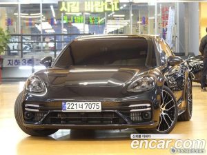 Porsche Panamera 4.0 GTS 2023 года из Южной Кореи