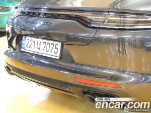 Porsche Panamera 4.0 GTS 2023 года из Южной Кореи