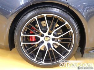 Porsche Panamera 4.0 GTS 2023 года из Южной Кореи