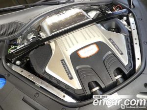 Porsche Panamera 4.0 GTS 2023 года из Южной Кореи