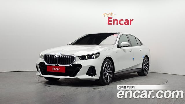 BMW 5-Series 520i M Sport 2024 года из Кореи