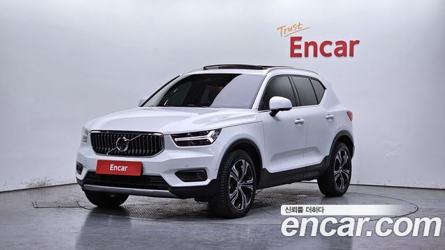 Volvo XC40 B4 Inscription 2022 года из Кореи