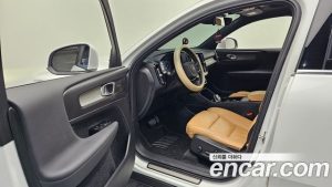 Volvo XC40 B4 Inscription 2022 года из Южной Кореи