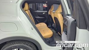 Volvo XC40 B4 Inscription 2022 года из Южной Кореи