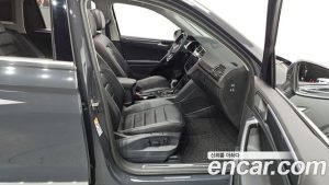 Volkswagen Tiguan 2.0 TDI 4 Prestige 2023 года из Южной Кореи