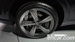 Genesis GV70 2.5T Бензин 2WD 2024 года из Южной Кореи