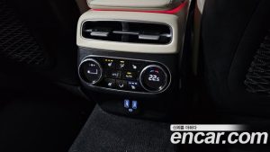Genesis GV70 2.5T Бензин 2WD 2024 года из Южной Кореи