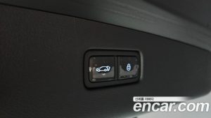 Genesis GV70 2.5T Бензин 2WD 2024 года из Южной Кореи