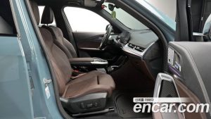 BMW iX1 xDrive 30 M Sport 2023 года из Южной Кореи