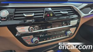 BMW 5-Series 520i Luxury 2023 года из Южной Кореи