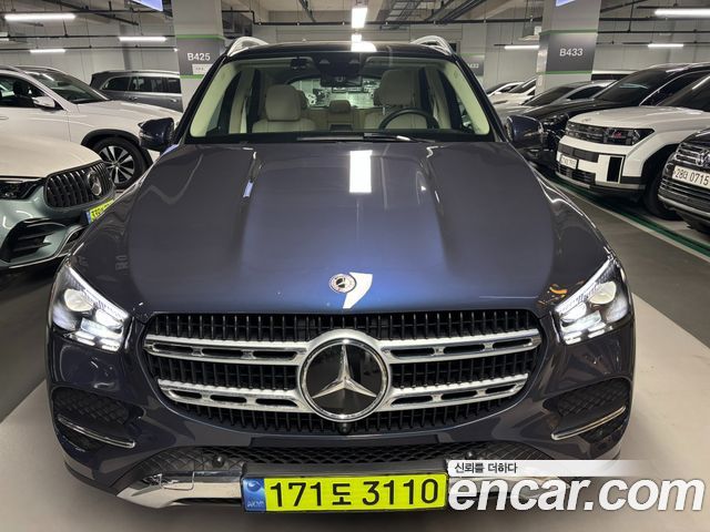 Mercedes-Benz GLE-Class GLE300d 4MATIC 2025 года из Кореи