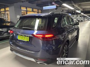 Mercedes-Benz GLE-Class GLE300d 4MATIC 2025 года из Южной Кореи