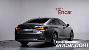 Lexus ES Executive 2025 года из Южной Кореи