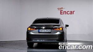 Lexus ES Executive 2025 года из Южной Кореи