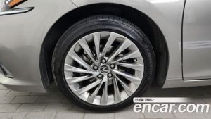 Lexus ES Executive 2025 года из Южной Кореи