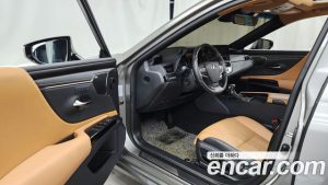 Lexus ES Executive 2025 года из Южной Кореи