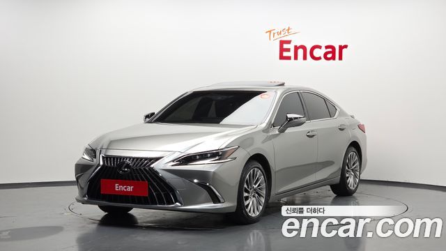 Lexus ES Executive 2025 года из Кореи