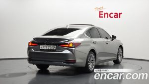 Lexus ES Executive 2025 года из Южной Кореи