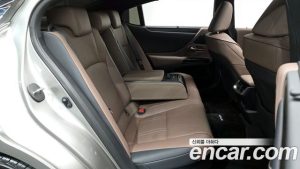 Lexus ES Executive 2025 года из Южной Кореи