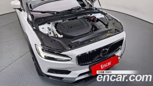 Volvo V90 B6 ULTIMATE AWD 2023 года из Южной Кореи