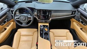 Volvo V90 B6 ULTIMATE AWD 2023 года из Южной Кореи
