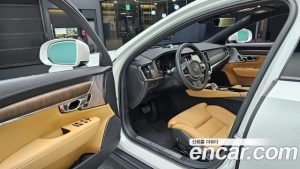 Volvo V90 B6 ULTIMATE AWD 2023 года из Южной Кореи