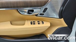 Volvo V90 B6 ULTIMATE AWD 2023 года из Южной Кореи