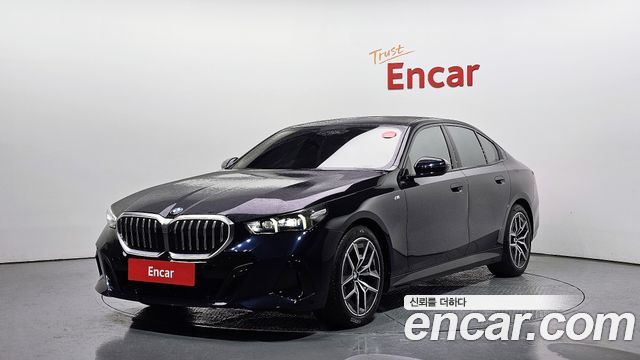 BMW 5-Series 520i M Sport 2024 года из Кореи