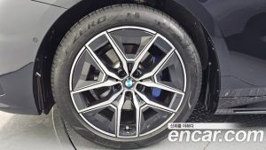 BMW 5-Series 520i M Sport 2024 года из Южной Кореи