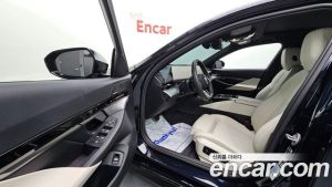 BMW 5-Series 520i M Sport 2024 года из Южной Кореи
