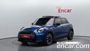 Mini Cooper 5Door CLASSIC 2023 года из Южной Кореи