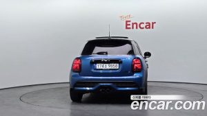 Mini Cooper 5Door CLASSIC 2023 года из Южной Кореи