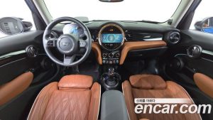 Mini Cooper 5Door CLASSIC 2023 года из Южной Кореи