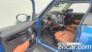 Mini Cooper 5Door CLASSIC 2023 года из Южной Кореи