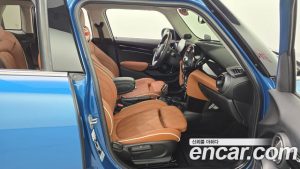 Mini Cooper 5Door CLASSIC 2023 года из Южной Кореи