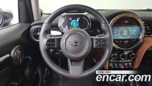 Mini Cooper 5Door CLASSIC 2023 года из Южной Кореи