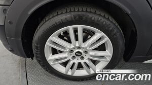 Mini Countryman CLASSIC Plus COMFORT PACK 2023 года из Южной Кореи