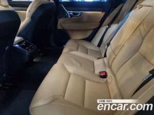 Volvo V90 B5 ULTIMATE AWD 2024 года из Южной Кореи
