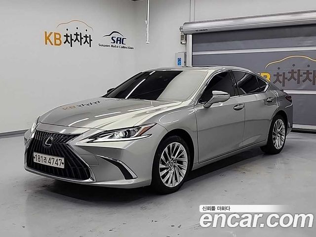 Lexus ES Luxury Plus 2023 года из Кореи