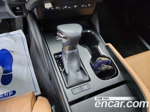 Lexus ES Luxury Plus 2023 года из Южной Кореи