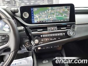 Lexus ES Luxury Plus 2023 года из Южной Кореи