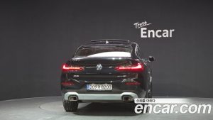 BMW X4 xDrive20i xLine 2024 года из Южной Кореи