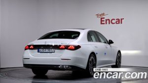 Mercedes-Benz E-Class E350e 4MATIC 2025 года из Южной Кореи