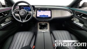 Mercedes-Benz E-Class E350e 4MATIC 2025 года из Южной Кореи