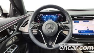 Mercedes-Benz E-Class E350e 4MATIC 2025 года из Южной Кореи