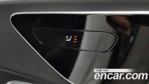 Mercedes-Benz E-Class E350e 4MATIC 2025 года из Южной Кореи